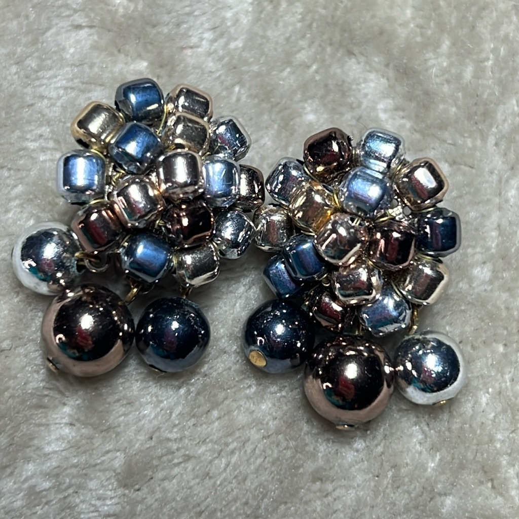 Vintage Vogue Mixed Metals Earrings 25$